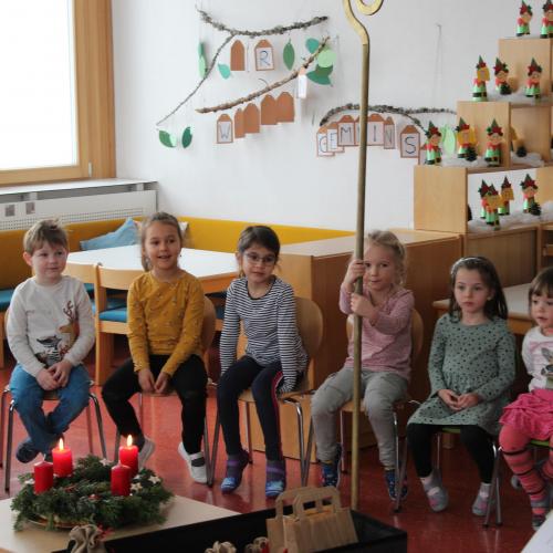 Nikolausbesuch Gruppe Mondschaukel