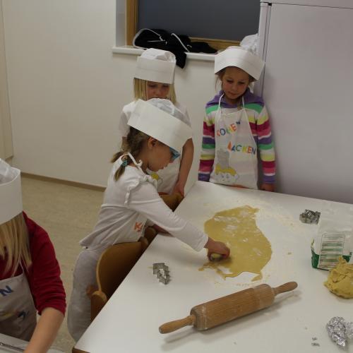 Kekse backen - Gruppe Sternschnuppe