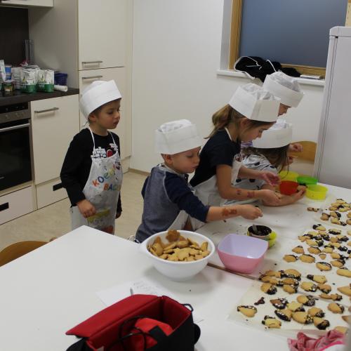 Kekse backen - Gruppe Sternschnuppe