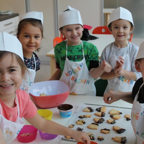 Kekse backen - Gruppe Mondschaukel