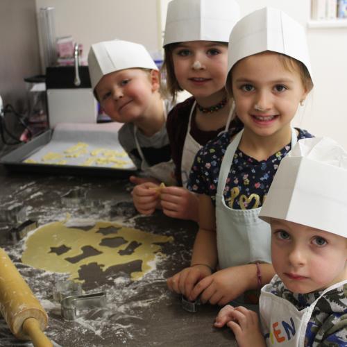 Kekse backen - Gruppe Regenbogen
