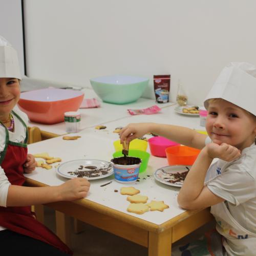Kekse backen - Gruppe Regenbogen