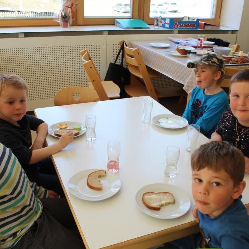 Osterjause Gruppe Sternschnuppe