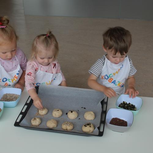 Brot backen bei den Purzlzwergen