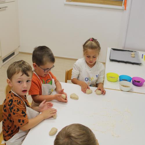 "Wir backen unser eigenes Brot" -Gruppe Mondschaukel