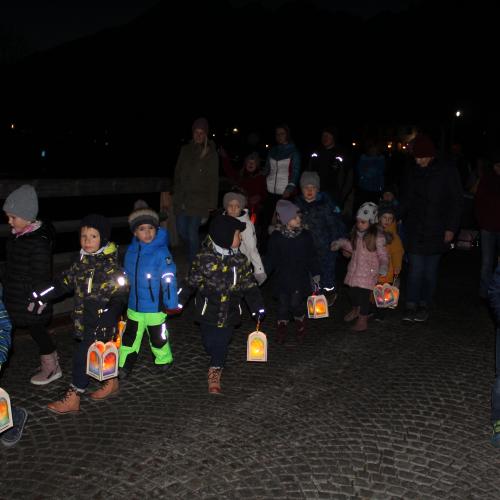 Der Laternenspaziergang der Gruppe Mondschaukel