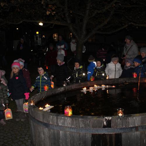 Der Laternenspaziergang der Gruppe Mondschaukel