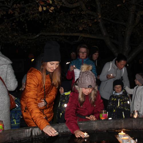 Der Laternenspaziergang der Gruppe Mondschaukel