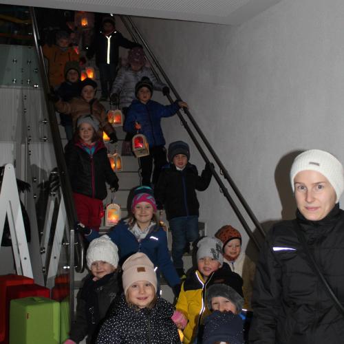 Der Laternenspaziergang der Gruppe Sternschnuppe