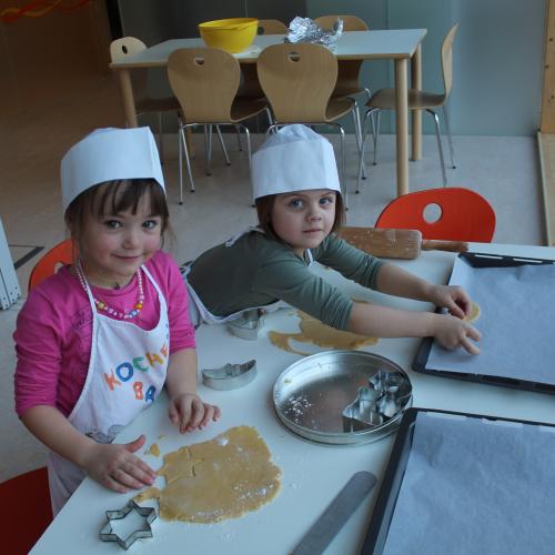 Das Kekse backen in der Gruppe Mondschaukel!