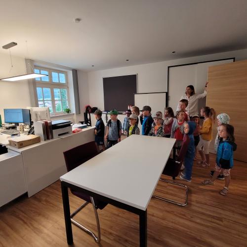 Gruppe Mondschaukel auf der Gemeinde!