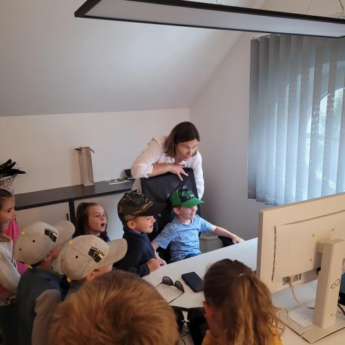 Gruppe Mondschaukel auf der Gemeinde!