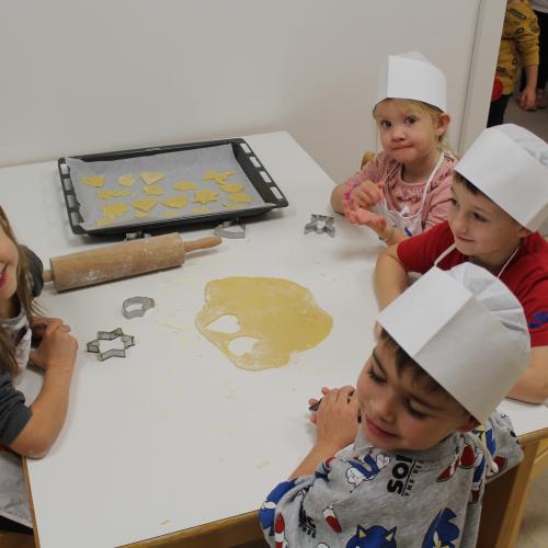 Kekse backen -Mondschaukel