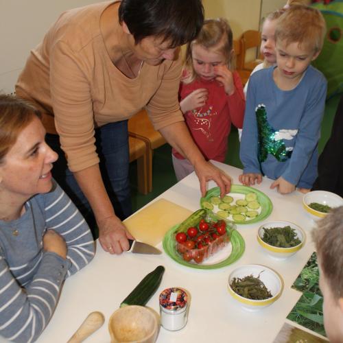 Naturkräuterworkshop mit der Gruppe Sonnenstrahl!
