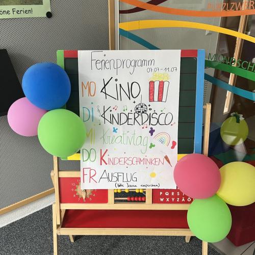 Unsere Tafel mit dem Ferienprogramm