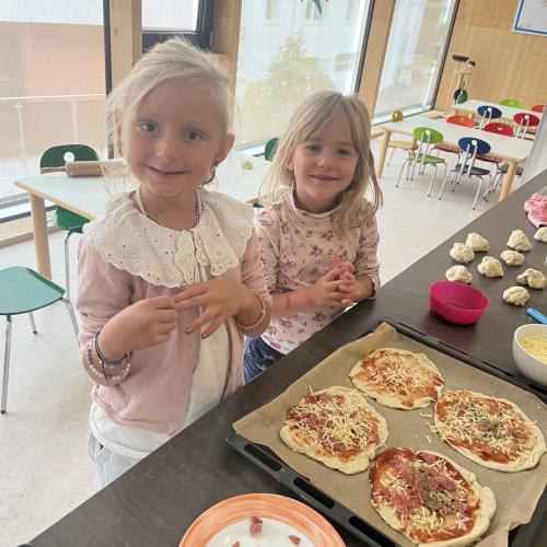 Wir machen uns eine leckere Pizza