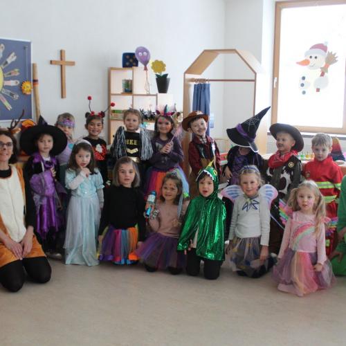 Gruppe Sonnenstrahl feiert Fasching