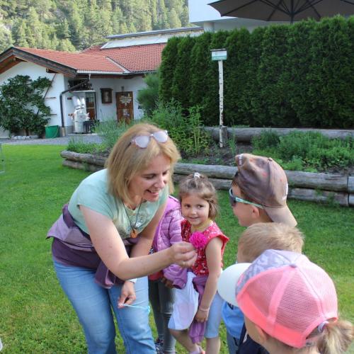 Besuch am Koahof - mit unseren Kräuterexpertinnen Petra und Erika