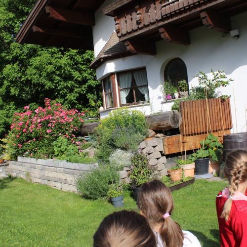 Besuch am Koahof - mit unseren Kräuterexpertinnen Petra und Erika