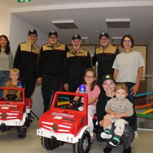 Feuerwehrautos Geschenk an Kindergarten