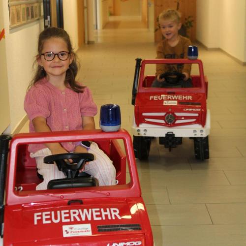 Feuerwehrautos Geschenk an Kindergarten