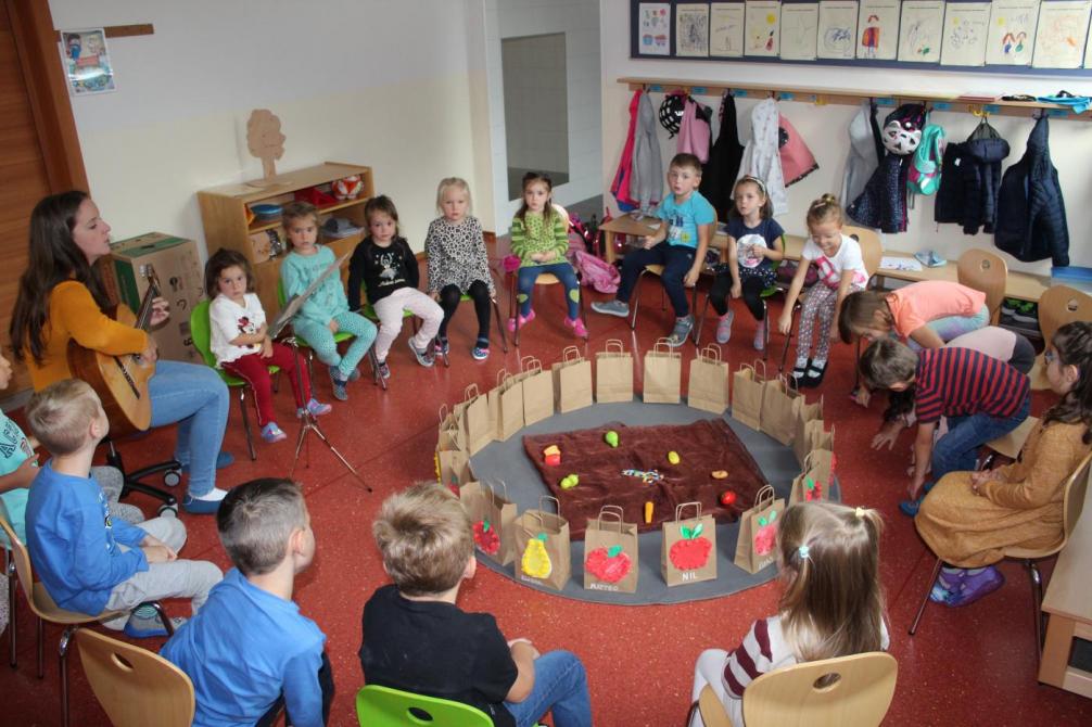 Erntedank Gruppe Mondschaukel