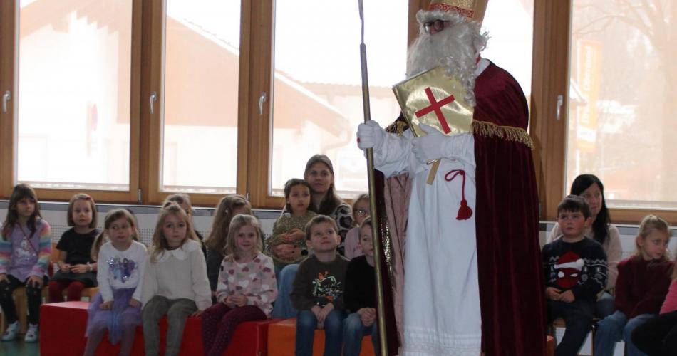 Nikolaus besucht uns im Kindergarten